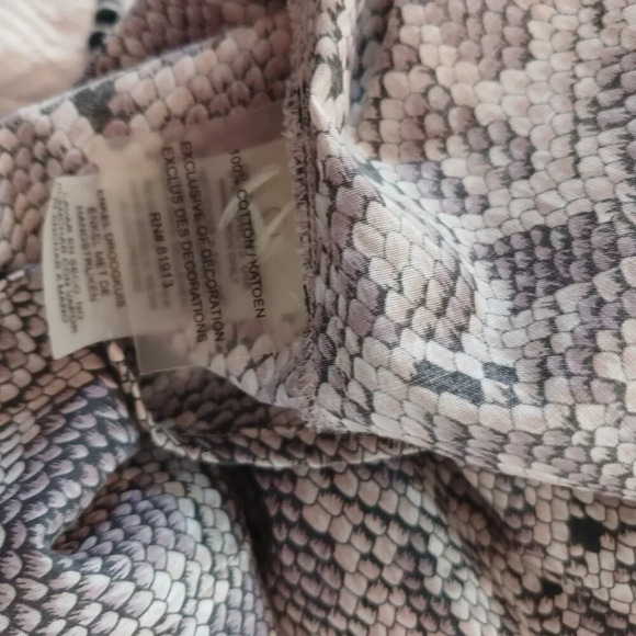 Robert Graham Snakeskin Print Snake Eye Jewel Button Down Fit Shirt Blouse Top - Picture 6 of 6